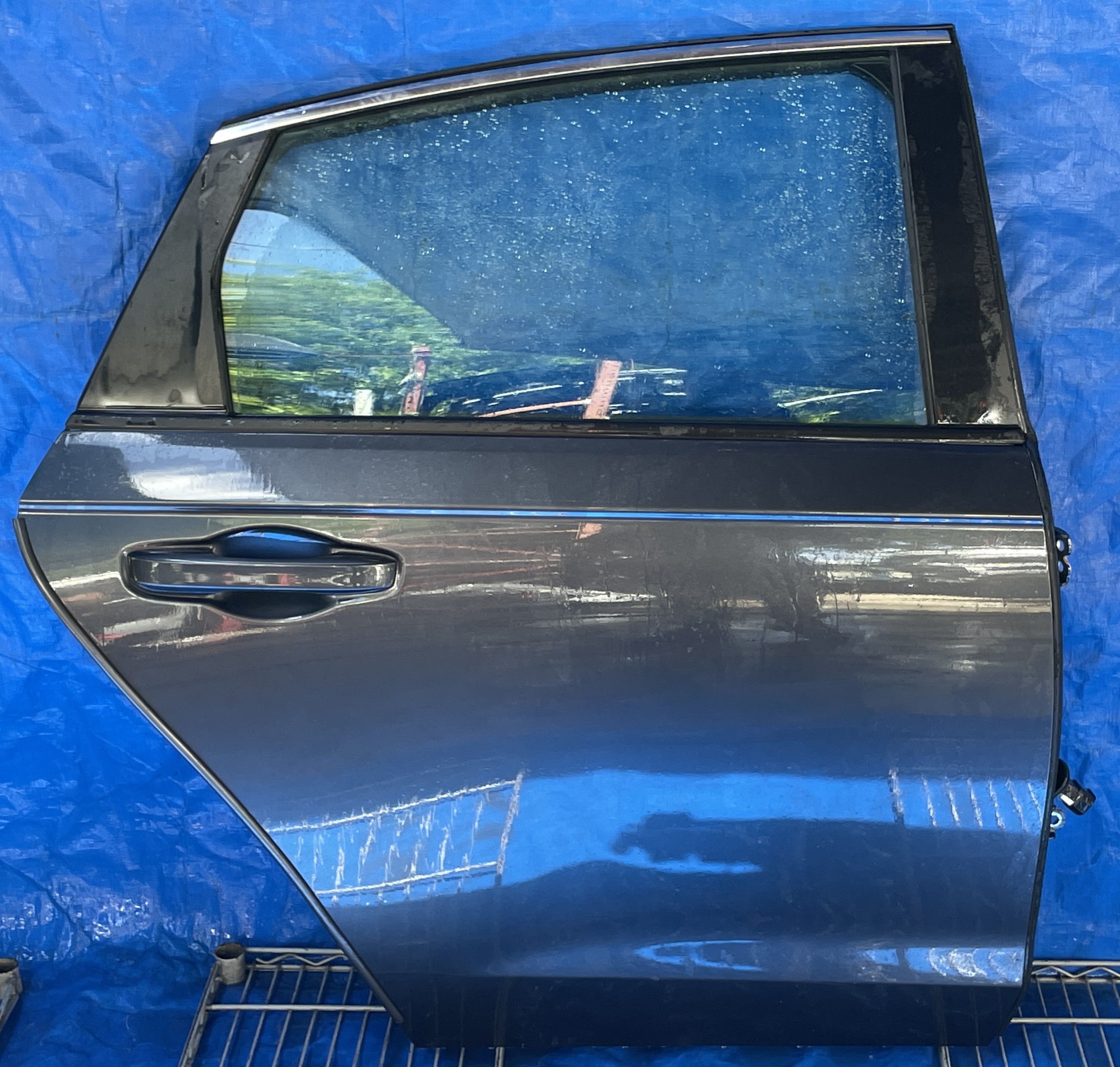 HONDA ACCORD REAR RIGHT SIDE DOOR ASSEMBLY GRAY (NH904M) 23-25