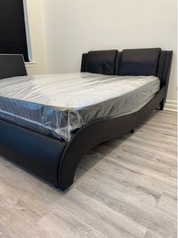 BRAND NEW QUEEN/KING SIZE MODERN PLATFORM BED WITH PLUSH MATTRESS (FREE DELIVERY)