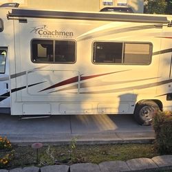 Under 9k miles, new water heater, new AC, dual slideouts, bunk bed