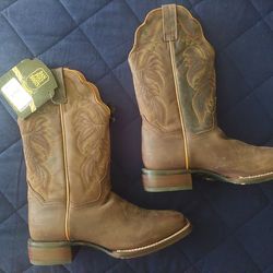 Cowgirl Boots Size 9.5