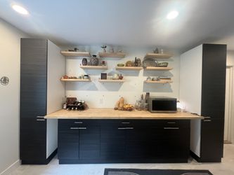 Full Kitchen Countertops/Cabinets/Appliances