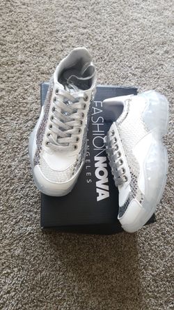 Brand New - Fashion Nova- NEVER WORN