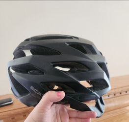 Scattante Bicycle Helmet