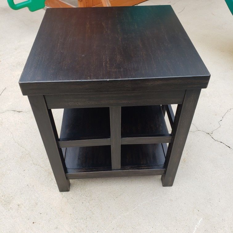 Galveston Square End Table By Ashley