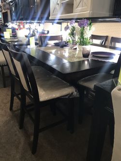 🌷 Beautiful 7pc Dining table 😍 Must see in person @JORDAN HOME FURNITURE 🌸