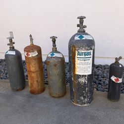 CO2 Tanks And Acetylene Tanks (full)