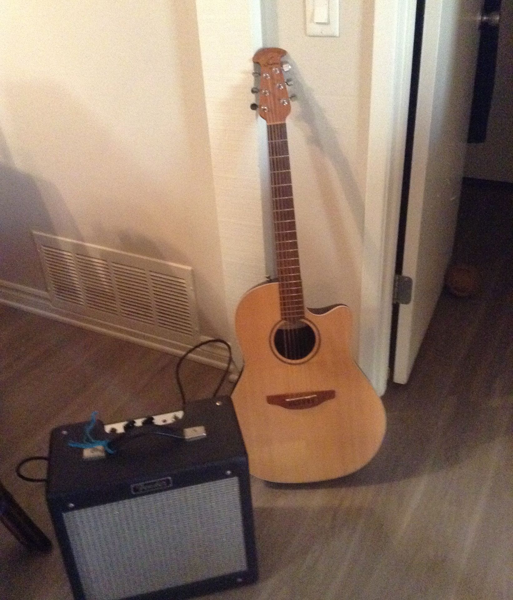 Ovation S771 Balladeer Guitar with Pro Junior Amp