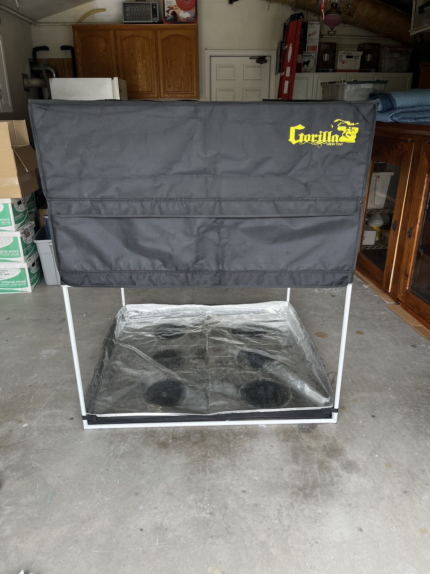 Gorilla Grow Tent 4’ X 4’ Pro