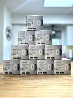 (10) Chamberlain myQ-G0401 Wi-Fi Smartphone Garage Door Opener Control - Wireless Garage Hub and Sensor with Wi-Fi & Bluetooth - Smartphone Controlled