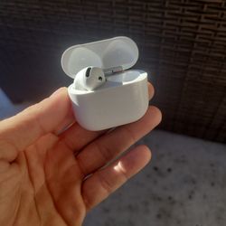 Apple Airpods Charging Case