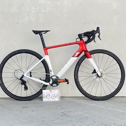NEW 3T EXPLORO ITALIAN Road-Gravel Full Carbon bike. 51 cm-size. Compagnolo 13 speeds components. 