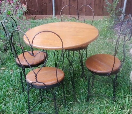 Soda fountain table, refurbished 