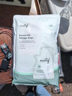Motif medical breastmilk bags