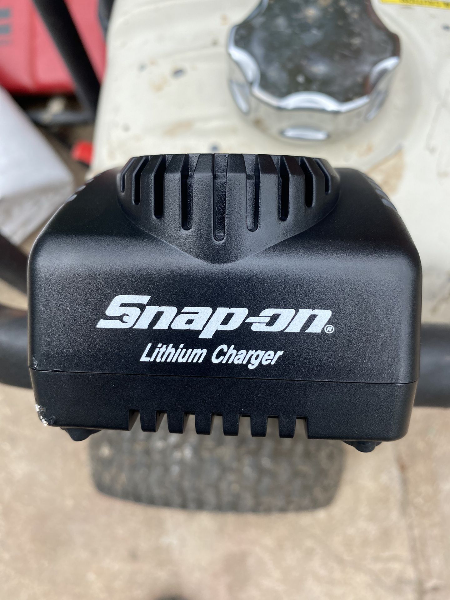 Snap On Charger 14.4v New 
