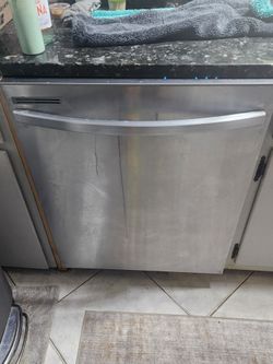 Samsung DW80R2031US Dishwasher (Perfect working condition)