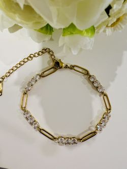 Elegant Zircon Bracelet 