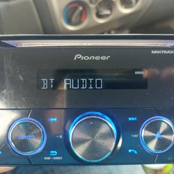STEREO PIONEER CD AUX USB BLUETOOTH  PANDORA GOOD CONDICIÓN ABLO ESPAÑOL