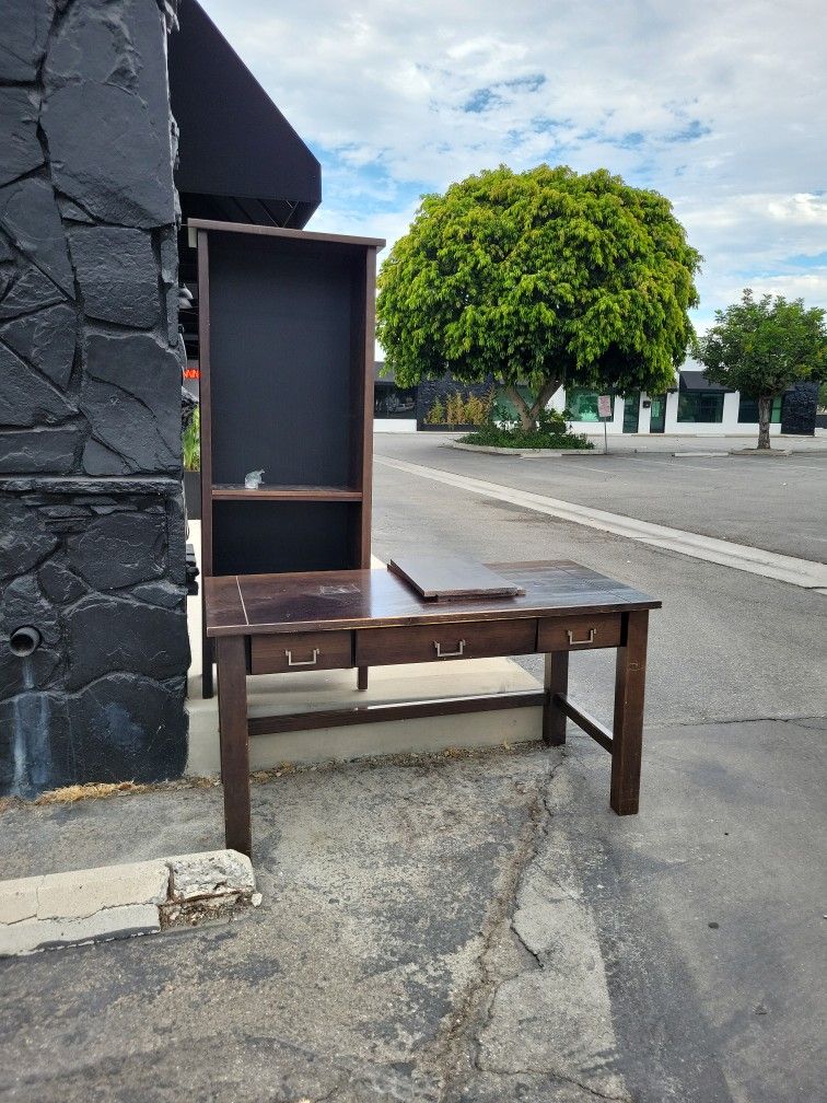 Large Desk And Bookshelf Match Free