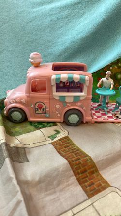 Sweet Streets Ice Cream Truck With Doll