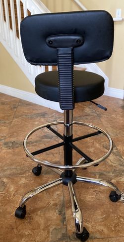 Black hydraulic chair