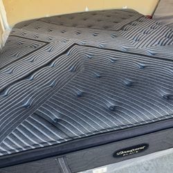 New California King Beautyrest Black