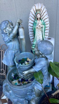 fountain girland boy