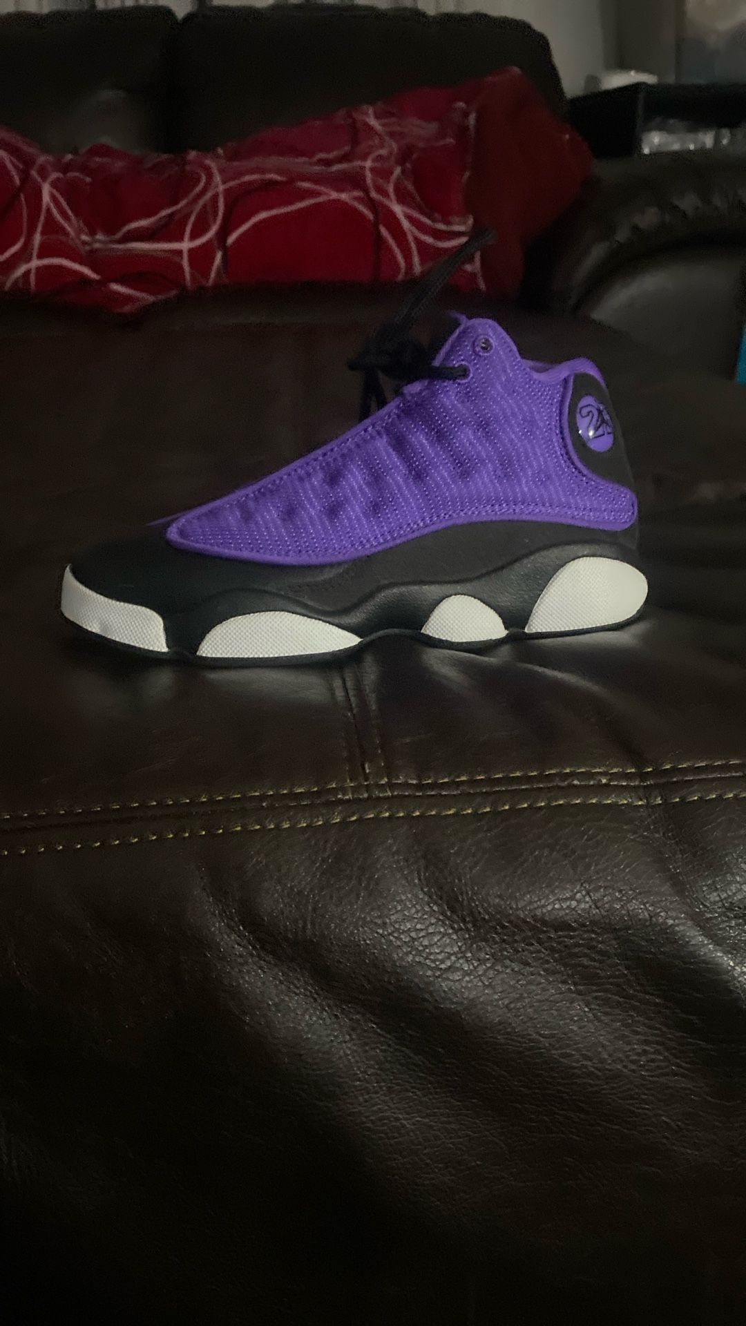 Jordan 13 Retro Purple Venom Ps (SIZE 2Y) 75$obo