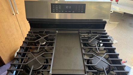 GE gas range