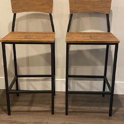Set Of 2 Industrial Style Bar Stools With Back Support And Black Metal Base by "1st Choice Furniture" Seat H24.7"