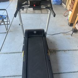Treadmill (gold gym)