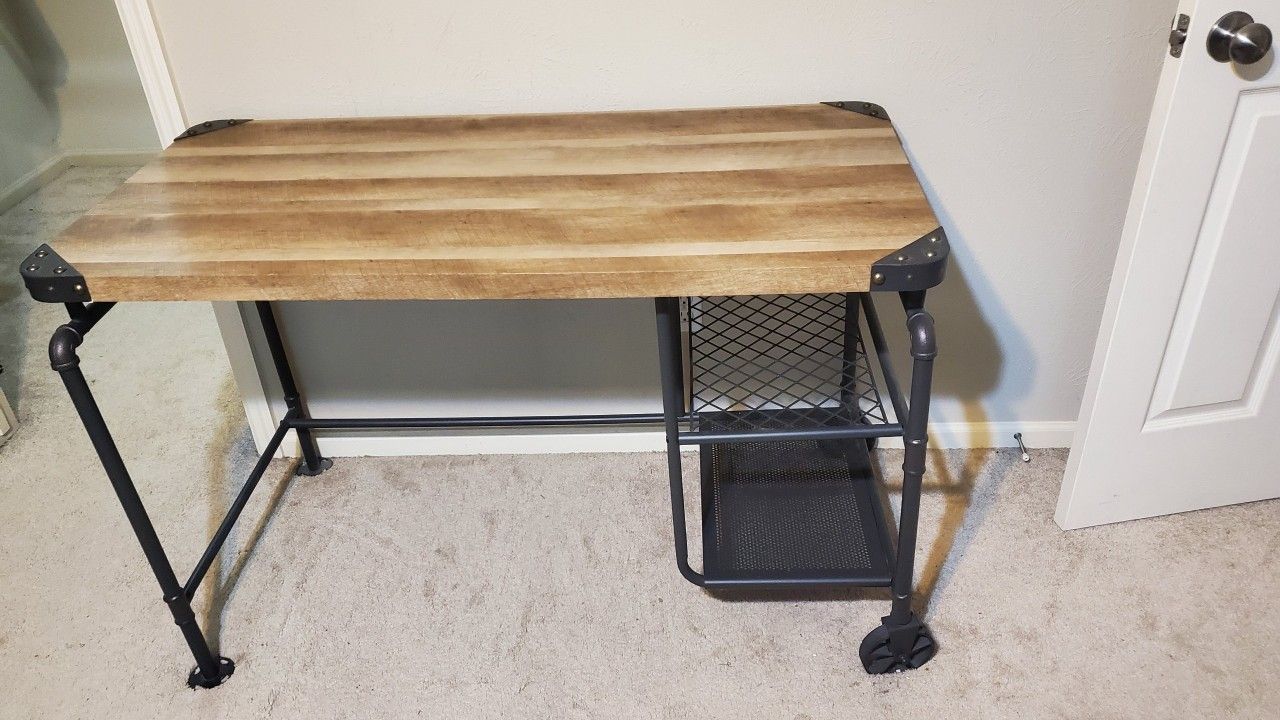 Desk For A Teenager