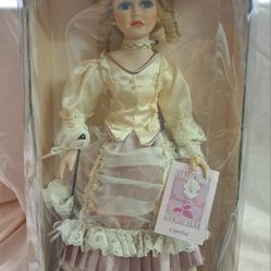 Porcelain Doll Collectible Memories Cynthia 17" Southern Girl