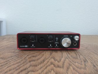 Focusrite Scarlett 2i2 2nd Gen USB Audio Interface