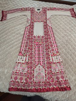 Palestinian Thobe