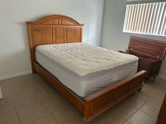 Queen Bedroom Set