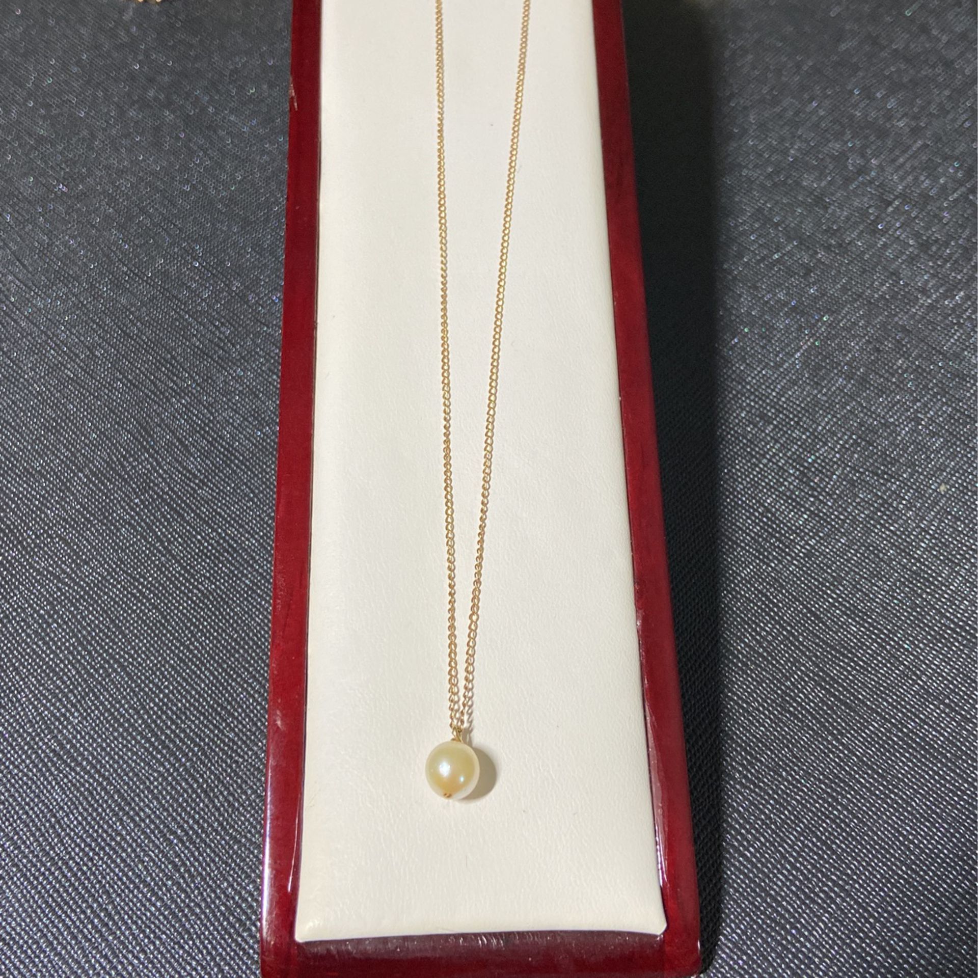 10K Gold Necklace w/ Pearl Pendant