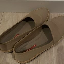 Prada beige espadrilles in Women us6
.5