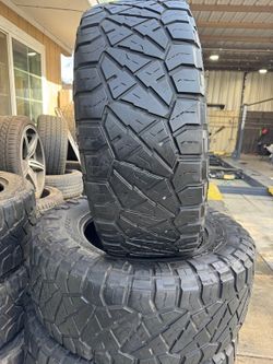 37x13.50 20 nitto ridge Grappler good used tires,chevy,ford,ram tires