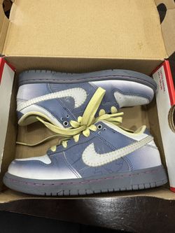 Nike Dunk Low “I Am Fearless” Size 1.5y