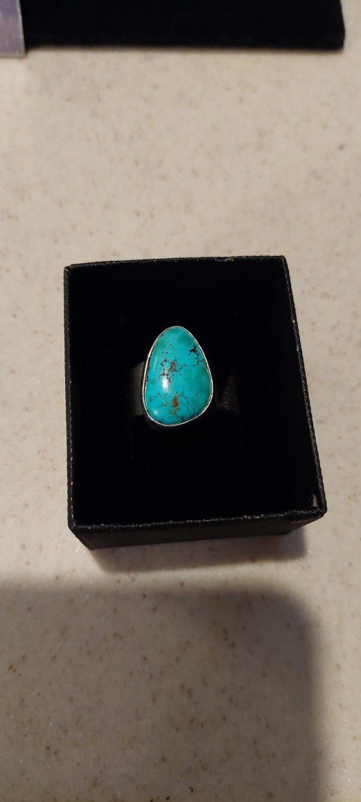 Vintage Classic Sterling Silver Turquoise Ring