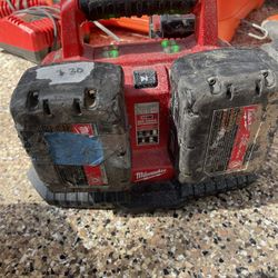 Milwaukee Battery Charger