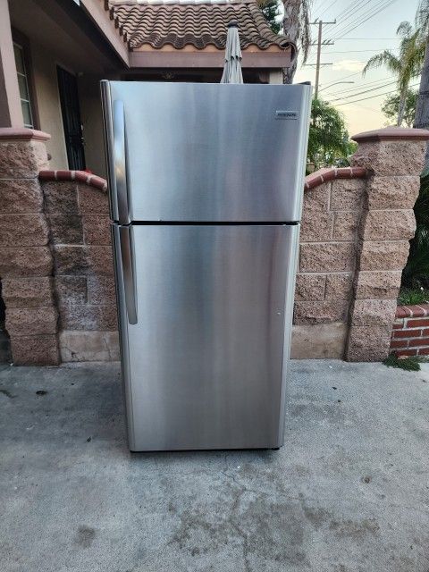 3MONTHS WARRANTY 30X30X66 FRIGIDAIRE FRIDGE 18CUFT SILVER