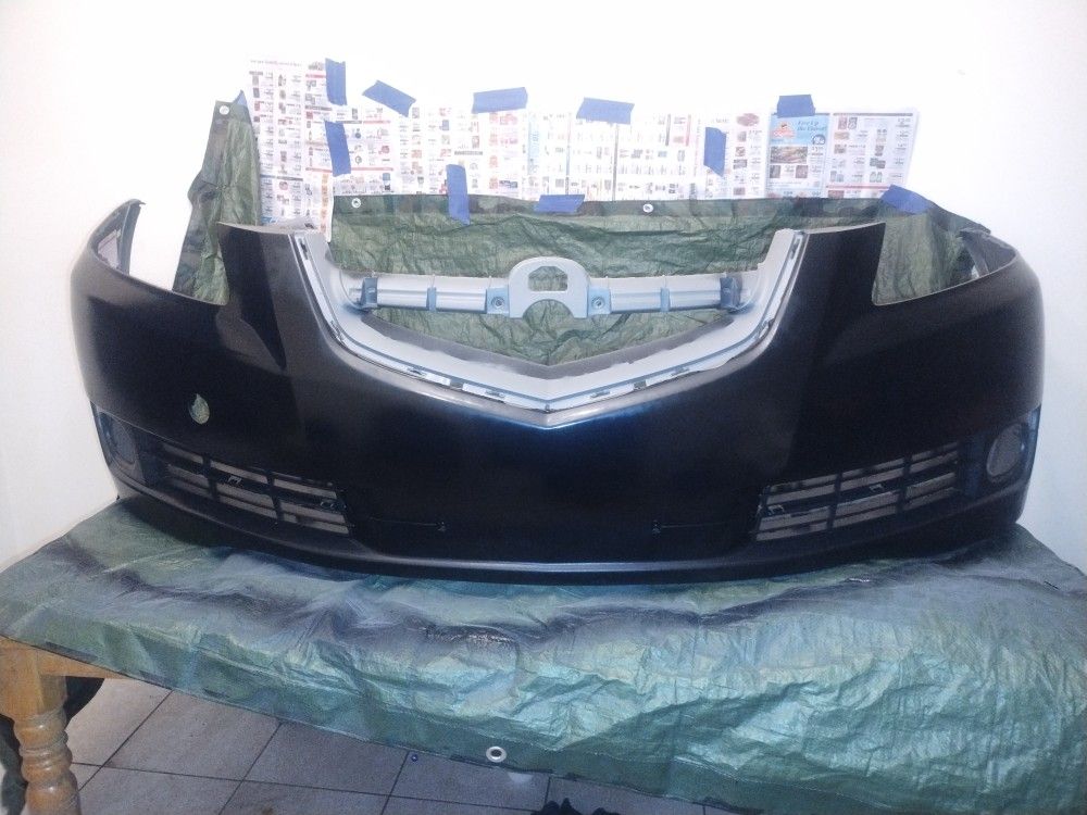 07/08 Acura Tl Front Bumper With Fog Light Inserts( No Fog Lights)