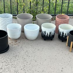 10 Used Medium Sized Plant Pots