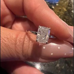 1.5 ct Radiant Cut Moissanite