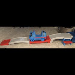 THOMAS TRAIN WITH TRACK SLIDE