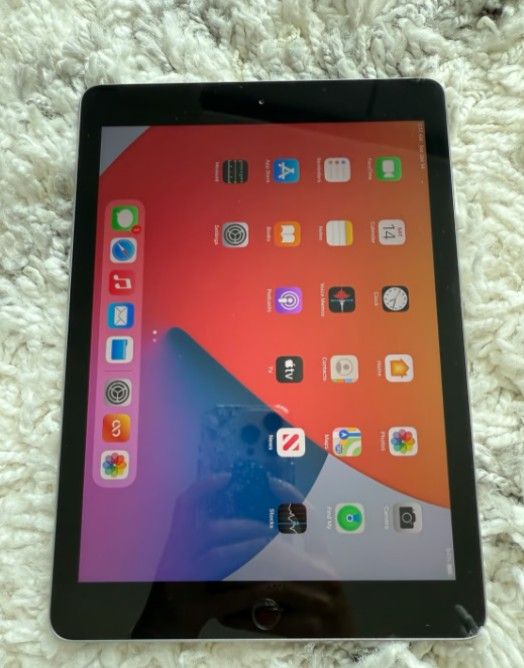 Apple iPad 6 generation 32 GB like new