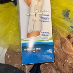 Deluxe Wrist Brace