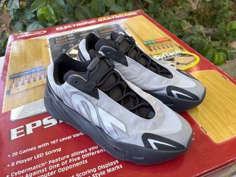 Yeezy boost 700