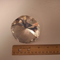 BEAUTIFUL CLEAR FLAWLESS CRYSTAL DIAMOND PAPERWEIGHT 